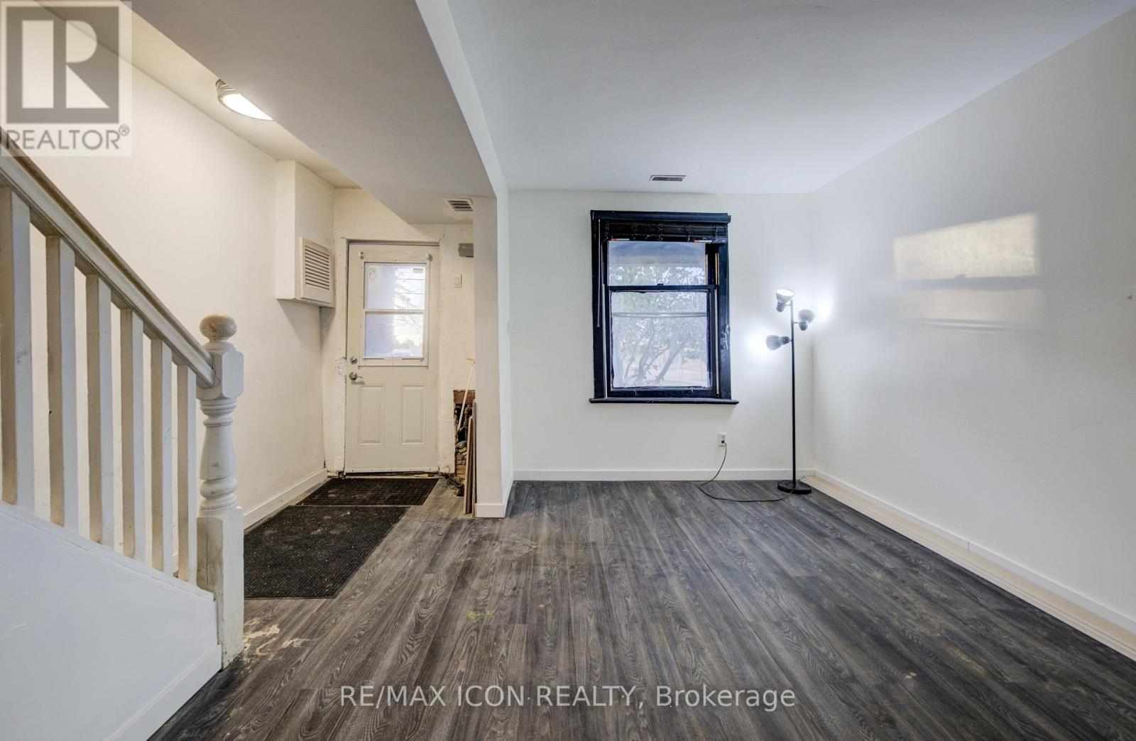 898 Eastern Avenue, Toronto, Ontario  M4L 1A4 - Photo 7 - E12551998