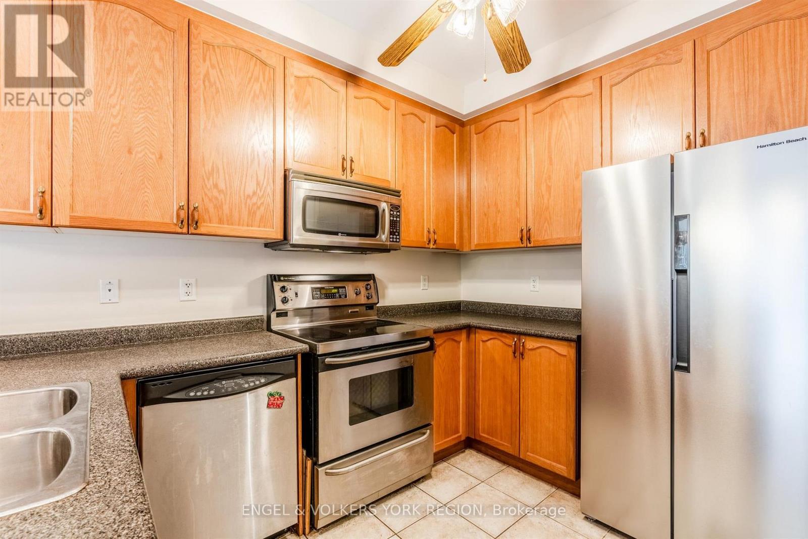 73 Saffron Street, Markham, Ontario  L6E 1Y5 - Photo 12 - N12551986