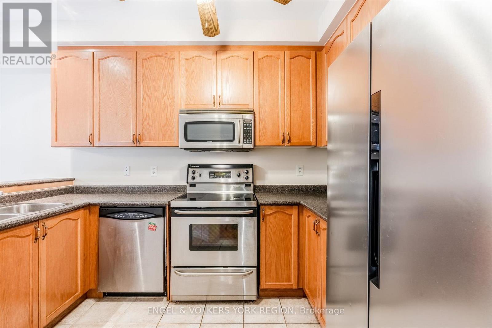 73 Saffron Street, Markham, Ontario  L6E 1Y5 - Photo 13 - N12551986