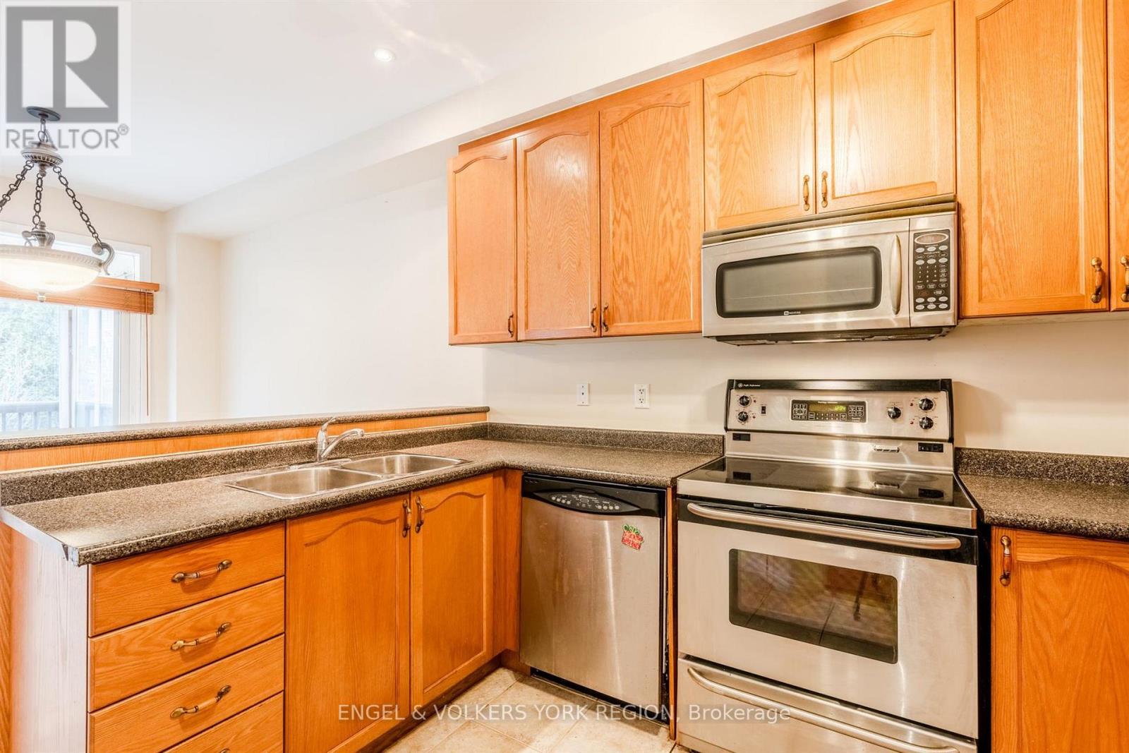 73 Saffron Street, Markham, Ontario  L6E 1Y5 - Photo 14 - N12551986