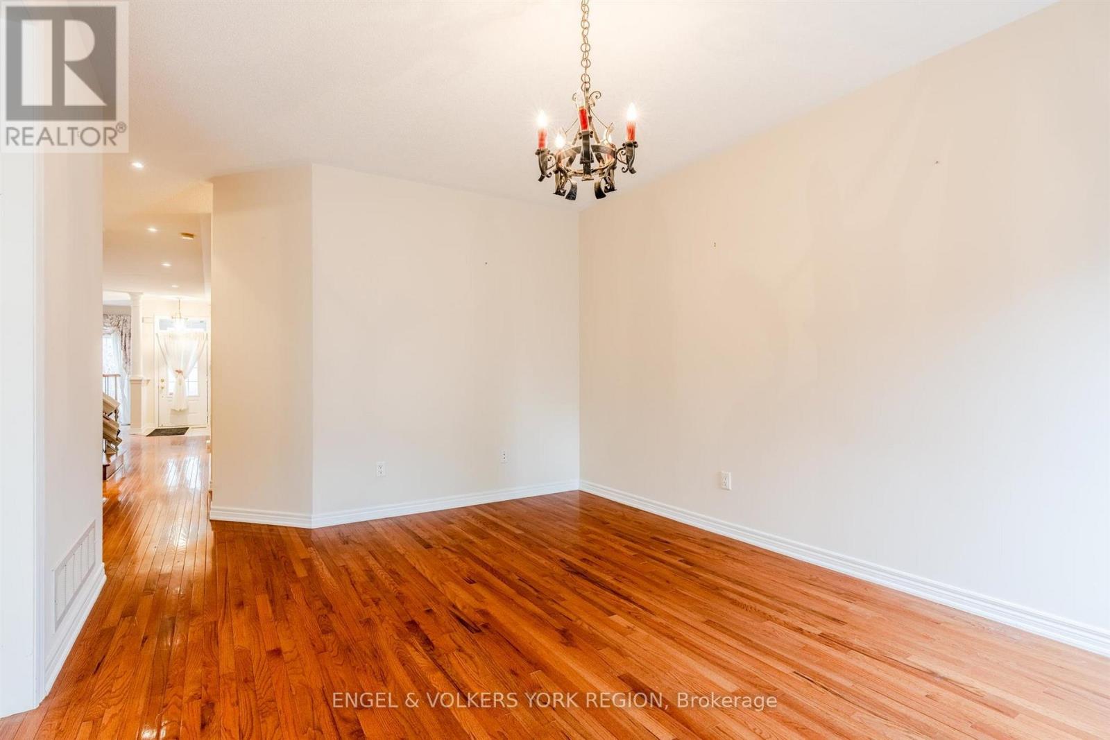 73 Saffron Street, Markham, Ontario  L6E 1Y5 - Photo 6 - N12551986