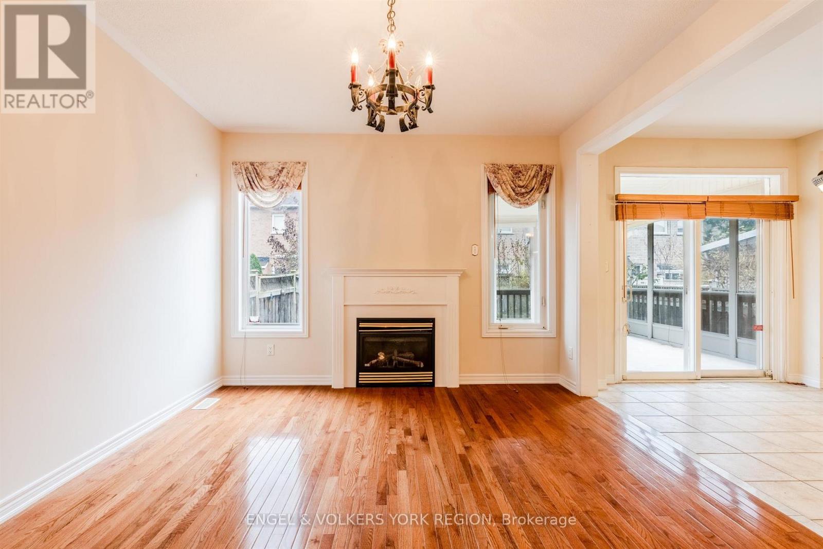 73 Saffron Street, Markham, Ontario  L6E 1Y5 - Photo 8 - N12551986