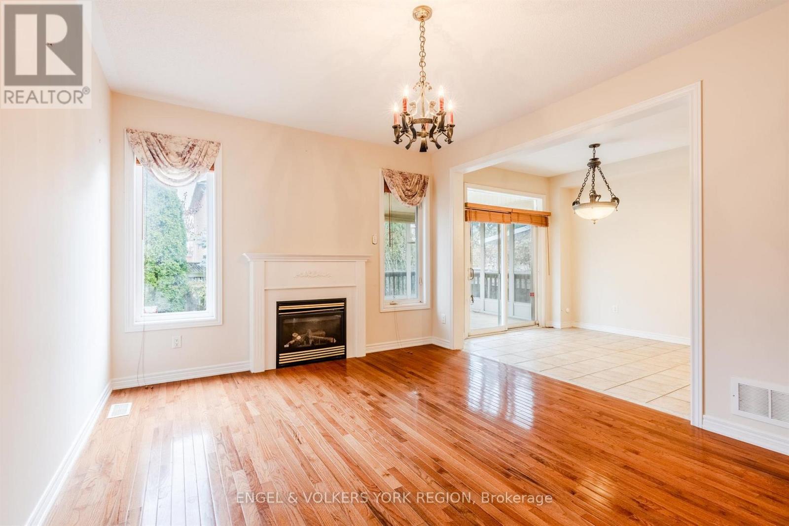 73 Saffron Street, Markham, Ontario  L6E 1Y5 - Photo 9 - N12551986