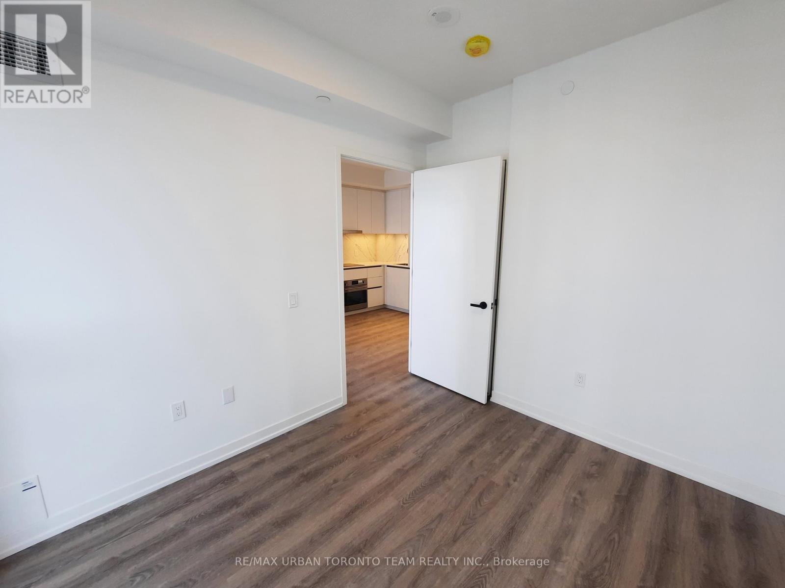 1815 - 8 Interchange Way, Vaughan, Ontario  L4K 5Z7 - Photo 12 - N12552070