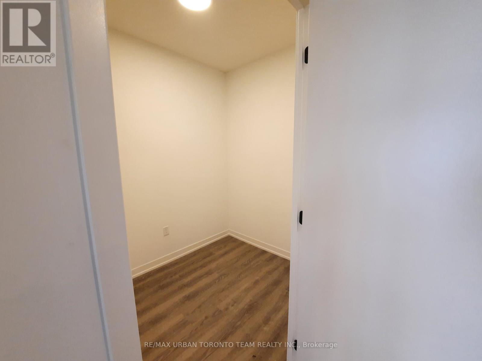 1815 - 8 Interchange Way, Vaughan, Ontario  L4K 5Z7 - Photo 13 - N12552070