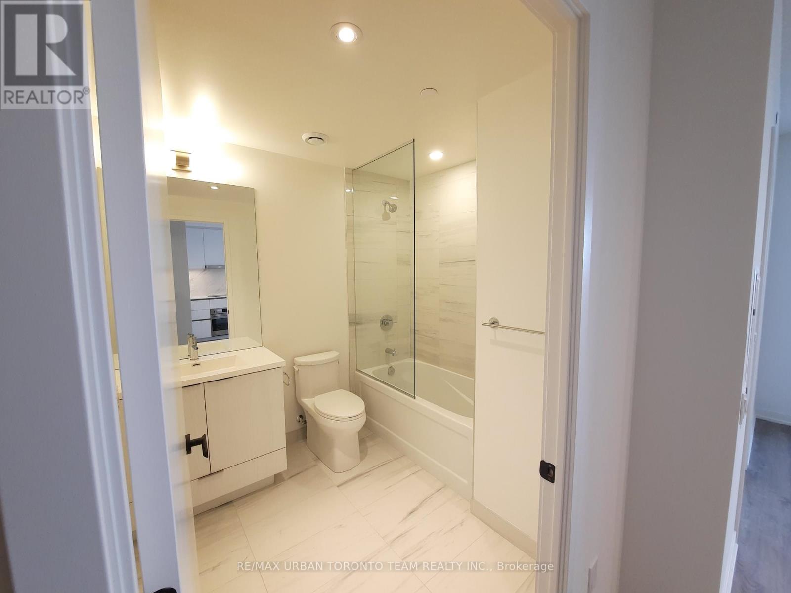 1815 - 8 Interchange Way, Vaughan, Ontario  L4K 5Z7 - Photo 15 - N12552070