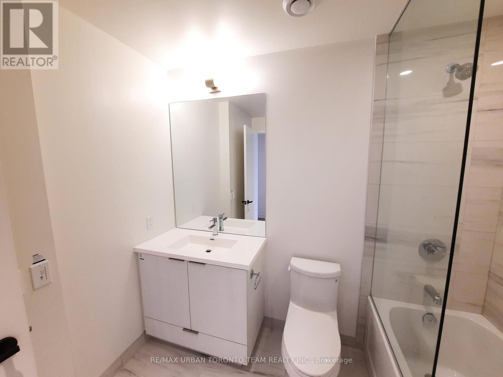 1815 - 8 Interchange Way, Vaughan, Ontario  L4K 5Z7 - Photo 16 - N12552070