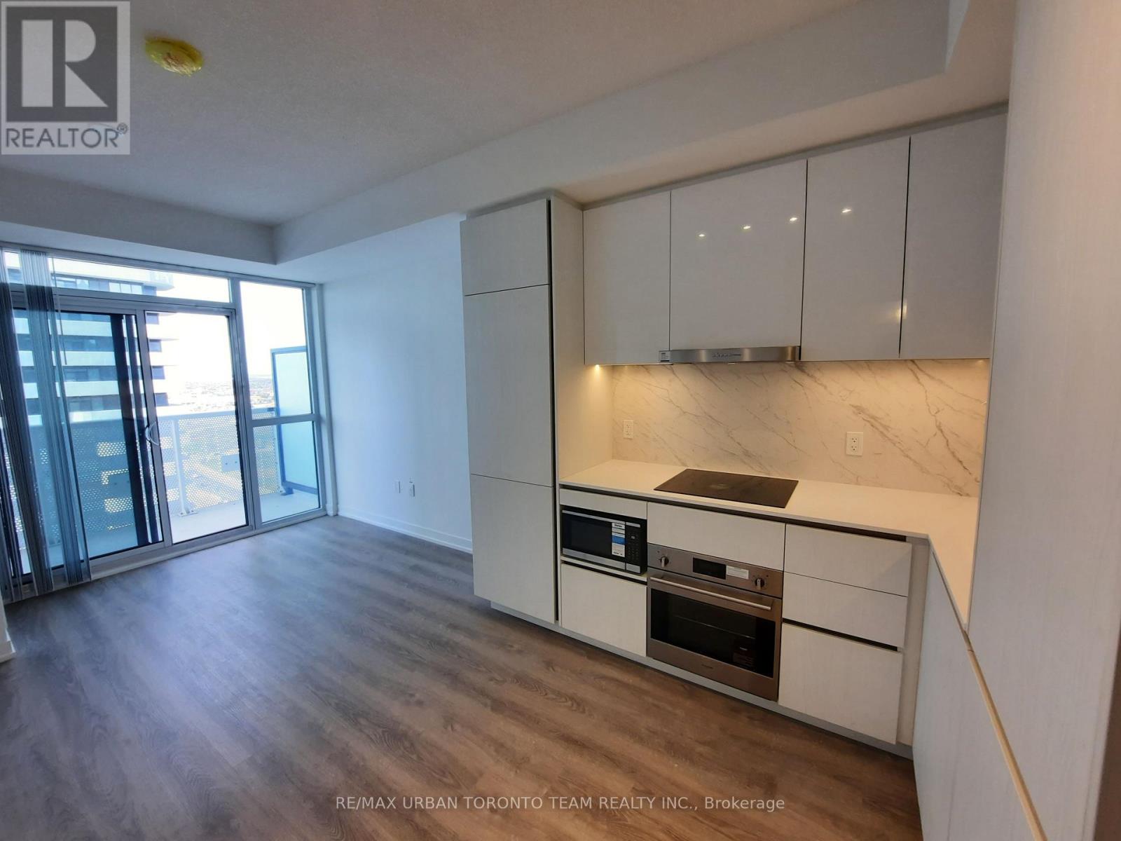 1815 - 8 Interchange Way, Vaughan, Ontario  L4K 5Z7 - Photo 4 - N12552070