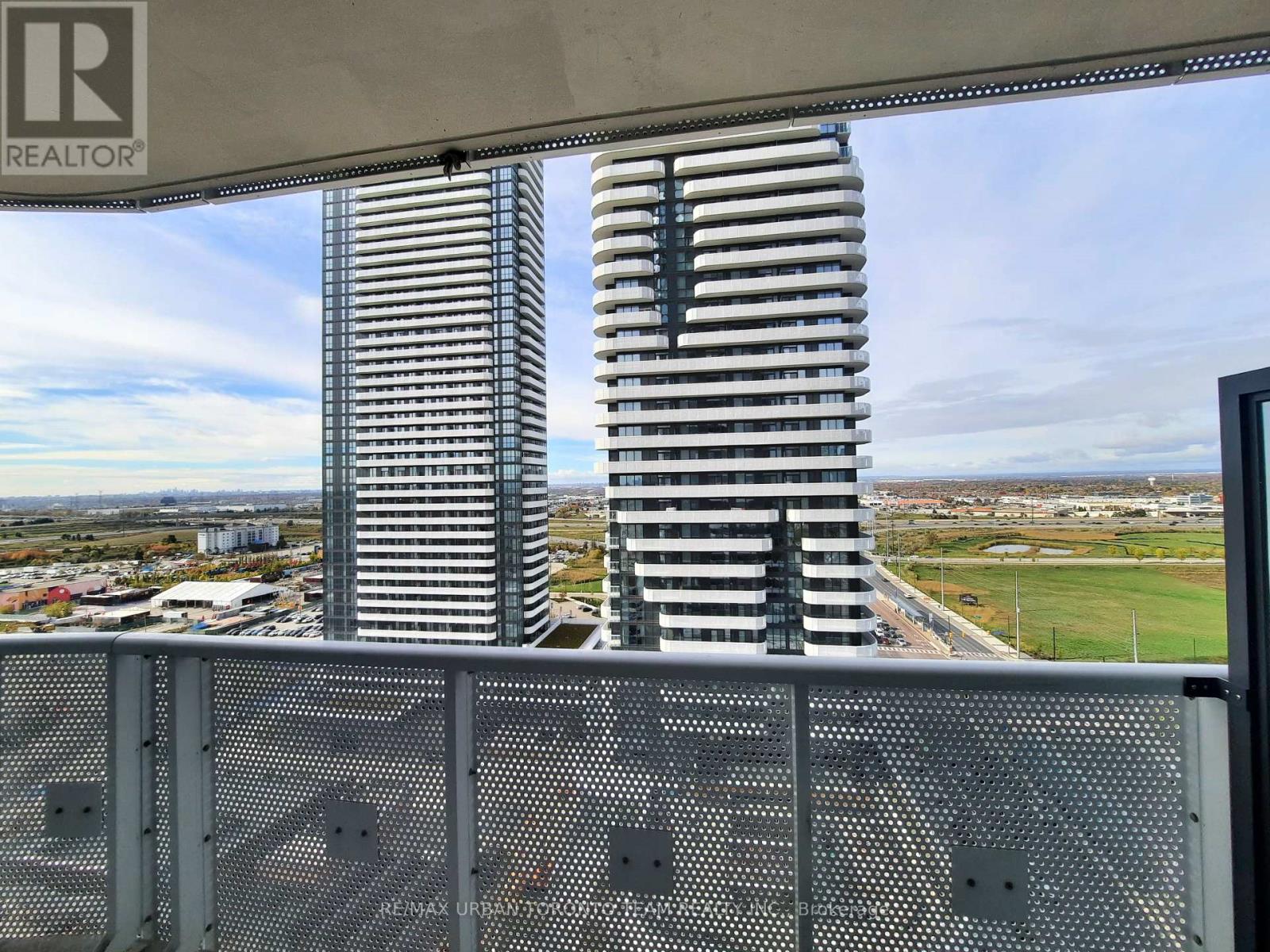 1815 - 8 Interchange Way, Vaughan, Ontario  L4K 5Z7 - Photo 9 - N12552070