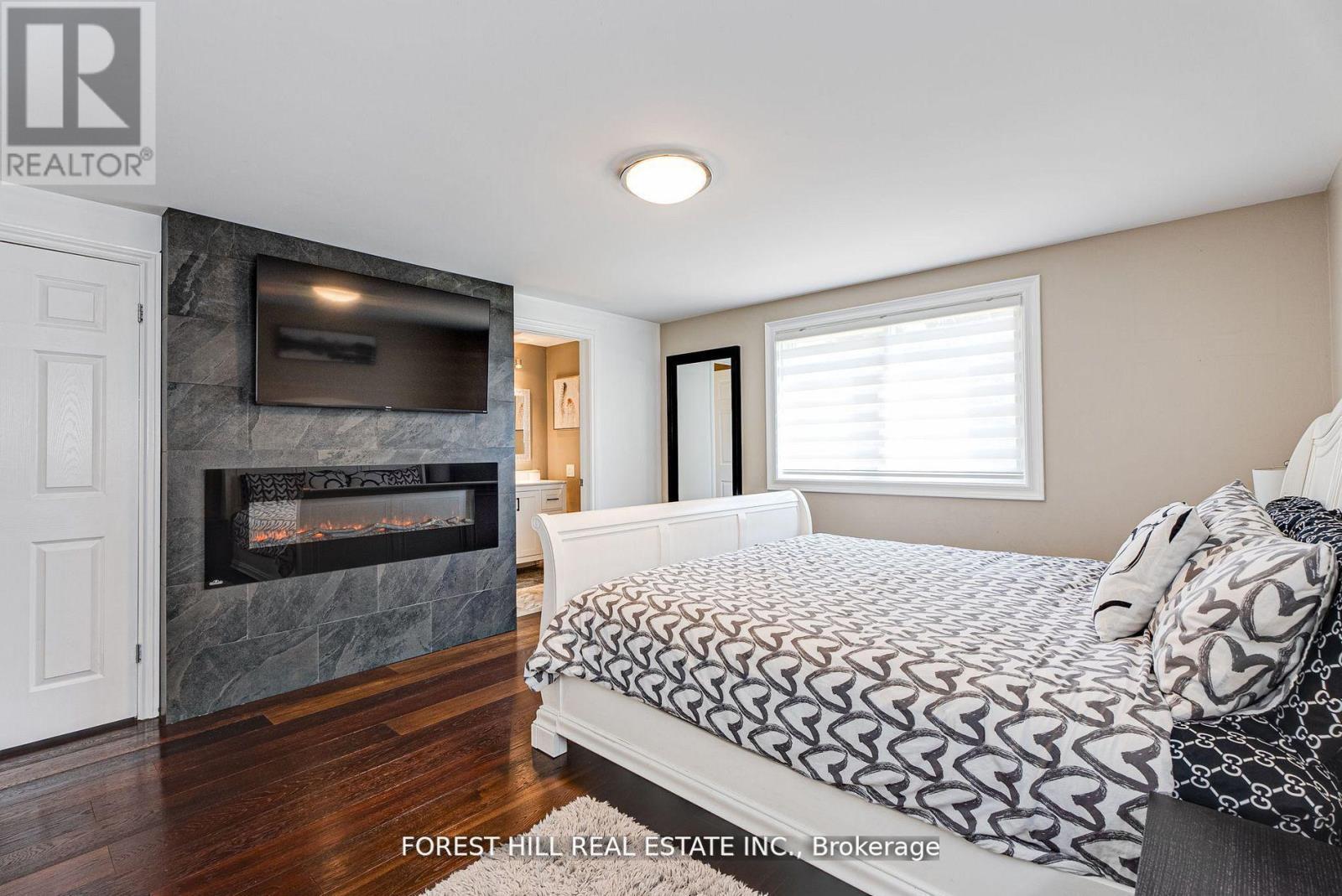 5837 Yonge Street, Innisfil, Ontario  L0L 1K0 - Photo 13 - N12552072