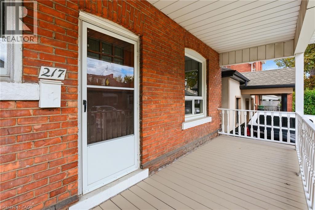 217 Emerald Street N, Hamilton, Ontario  L8L 5L1 - Photo 2 - 40787964