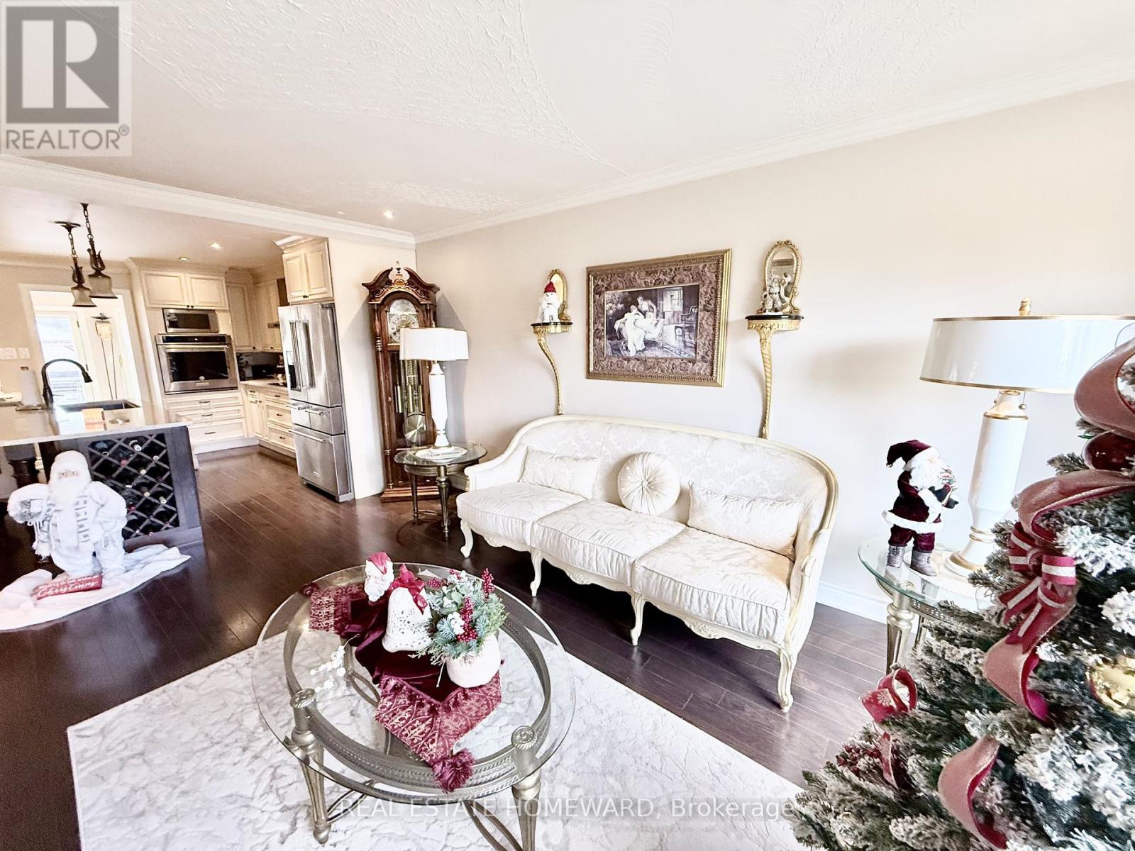 18 Wyndcliff Crescent, Toronto, Ontario  M4A 2K1 - Photo 19 - C12548804