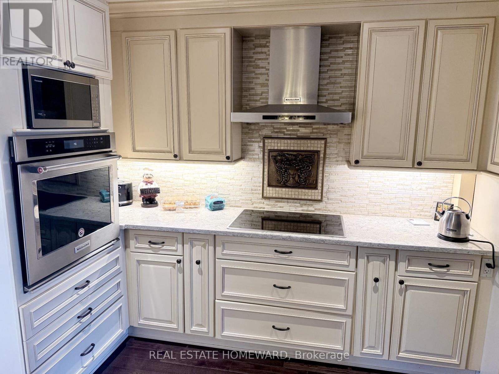 18 Wyndcliff Crescent, Toronto, Ontario  M4A 2K1 - Photo 12 - C12548804