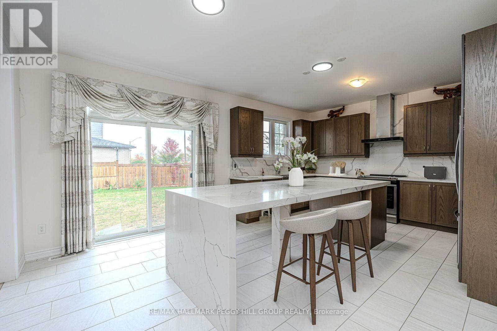 3027 Monarch Drive, Orillia, Ontario  L3V 8K3 - Photo 3 - S12552050