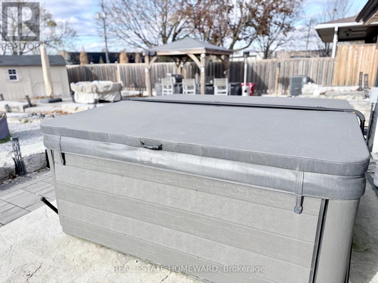 18 Wyndcliff Crescent, Toronto, Ontario  M4A 2K1 - Photo 6 - C12548804