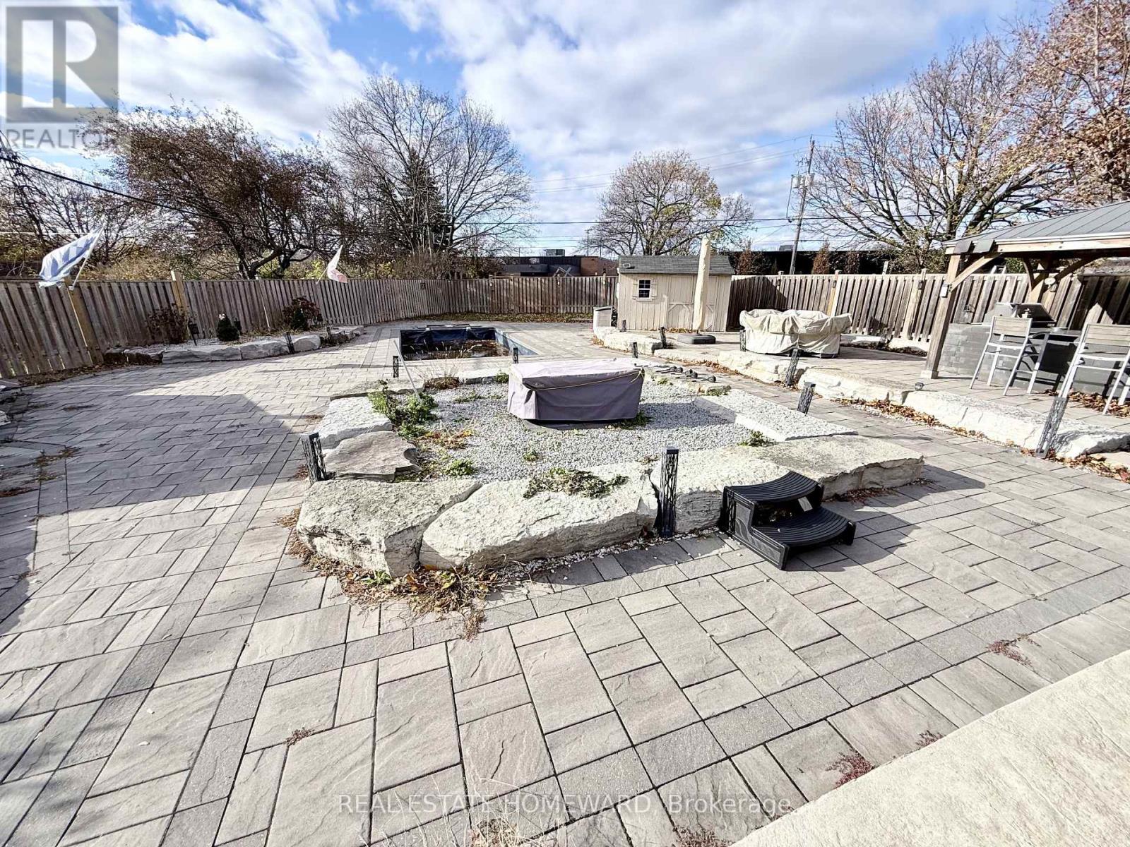 18 Wyndcliff Crescent, Toronto, Ontario  M4A 2K1 - Photo 7 - C12548804