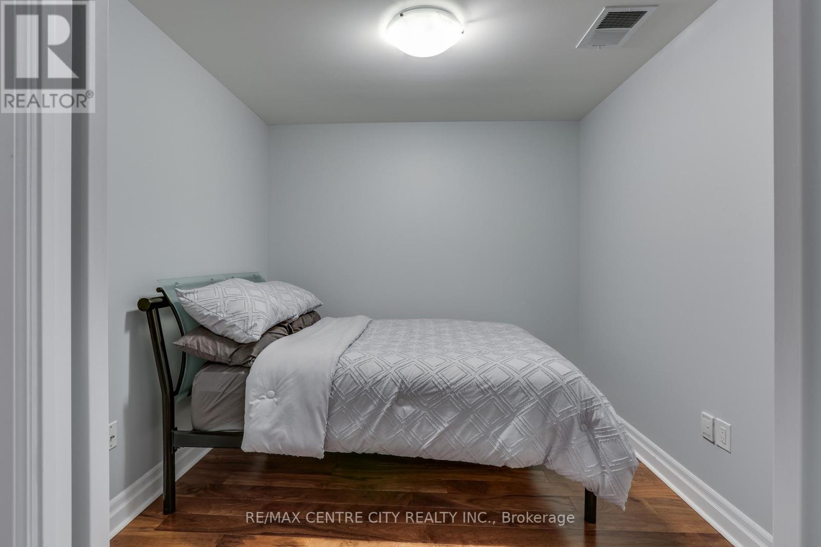 1004 - 505 Talbot Street, London East, Ontario N6A 2N6 - Photo 11 - X12552228