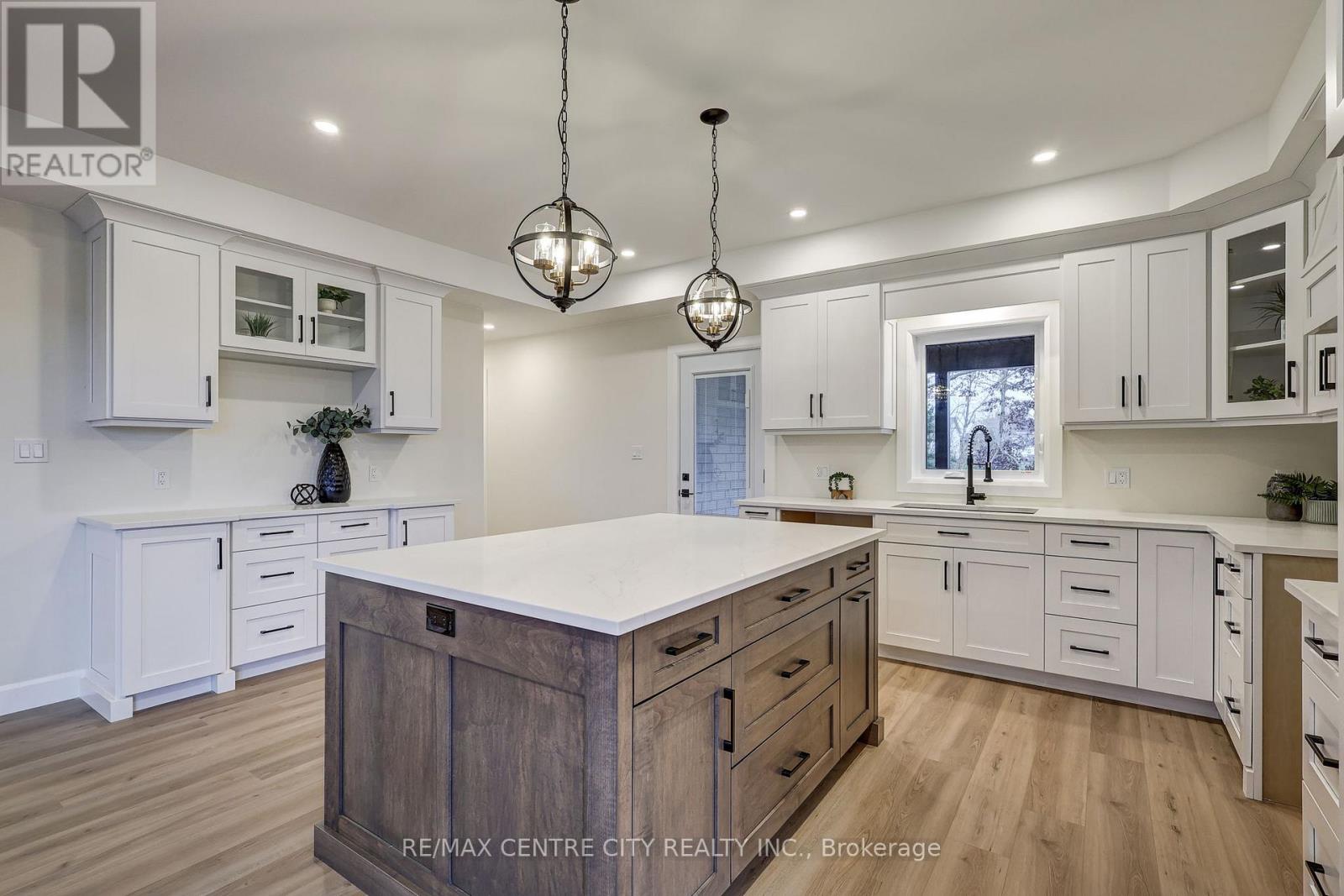 56081 Maverick Court, Bayham, Ontario  N0J 1Y0 - Photo 4 - X12552244