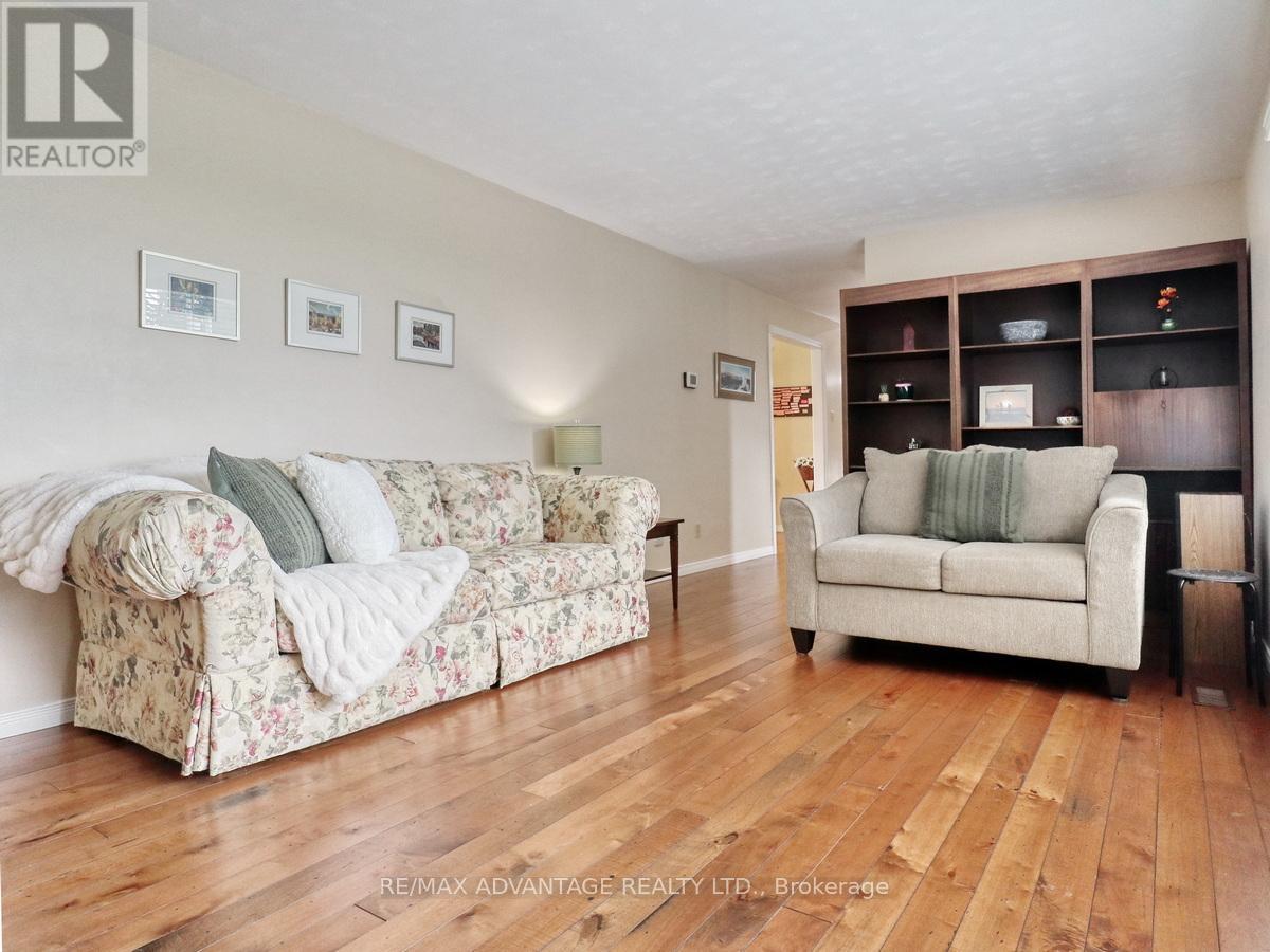 17248 Wyton Drive, Thames Centre, Ontario  N0M 2P0 - Photo 12 - X12552260