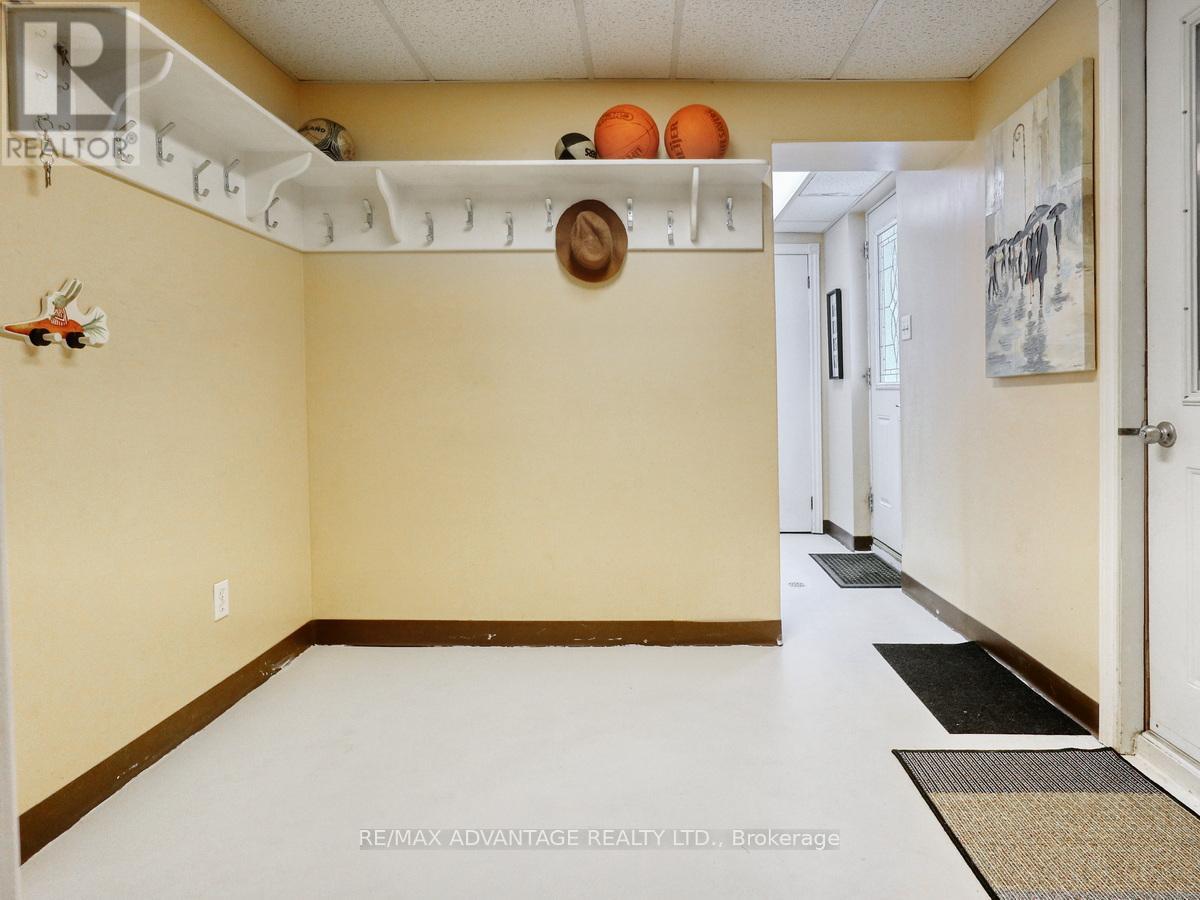 17248 Wyton Drive, Thames Centre, Ontario  N0M 2P0 - Photo 28 - X12552260