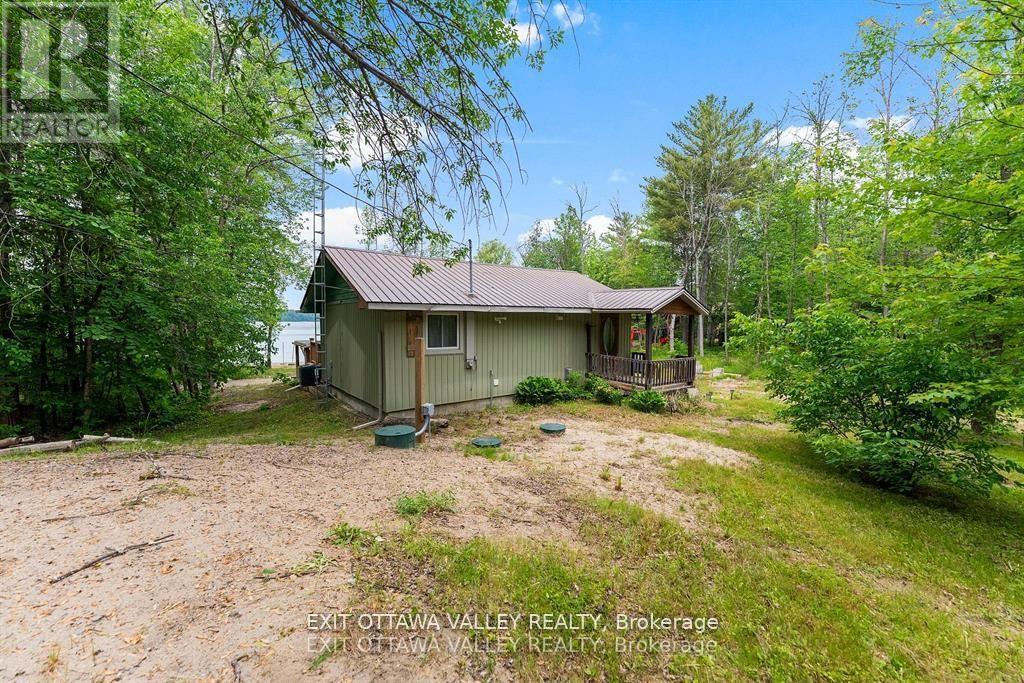 303 Gervais Road, Whitewater Region, Ontario  K0J 2L0 - Photo 4 - X12552288