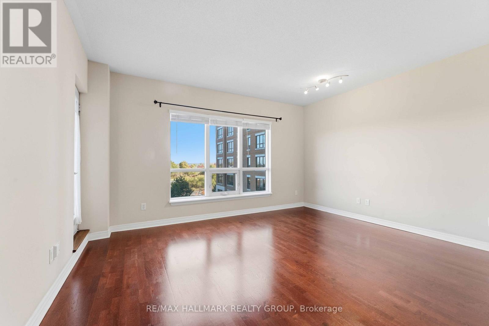 320 - 905 Beauparc Private, Ottawa, Ontario K1J 0A2 - Photo 15 - X12552162