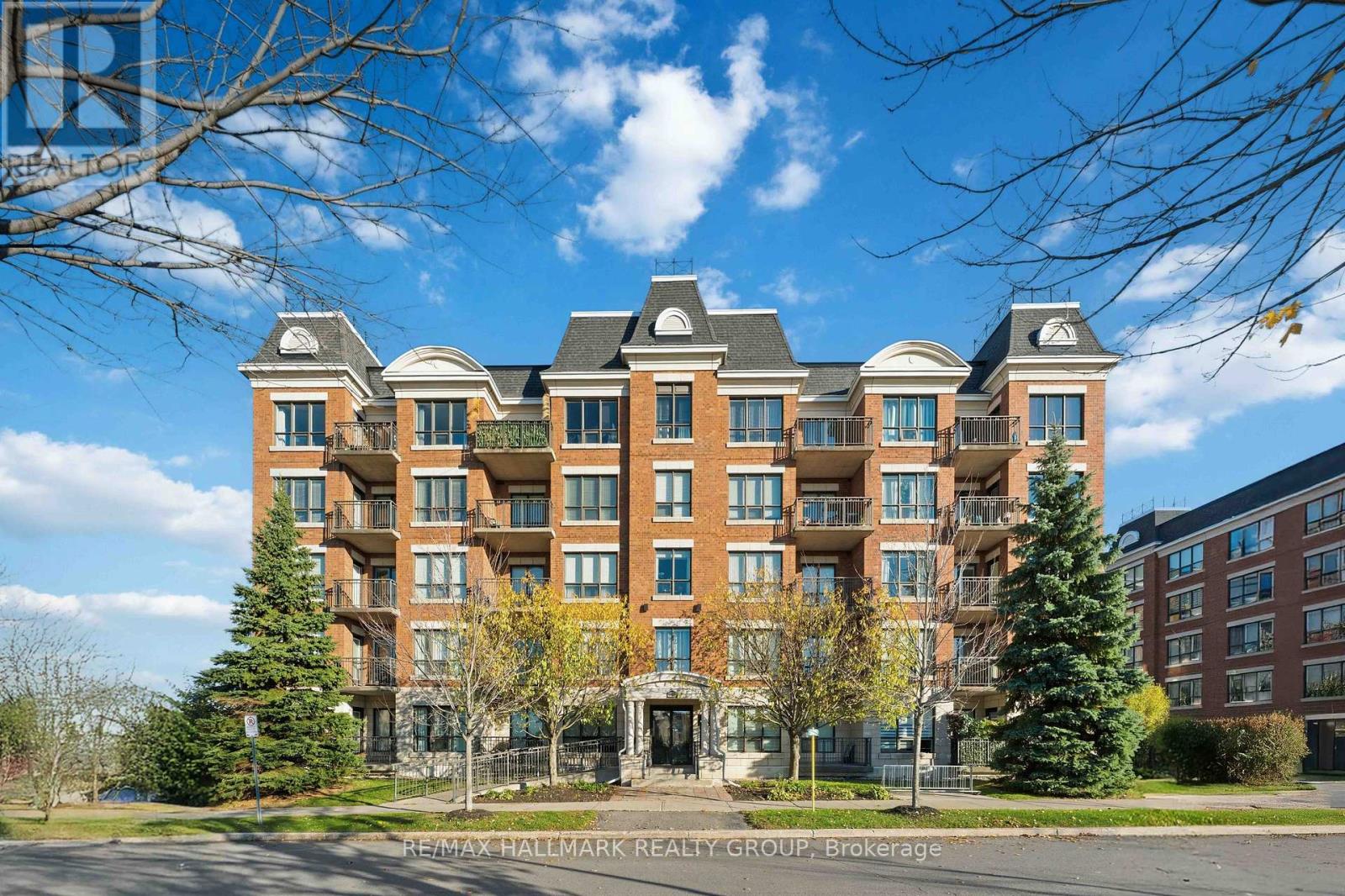 320 - 905 Beauparc Private, Ottawa, Ontario K1J 0A2 - Photo 2 - X12552162