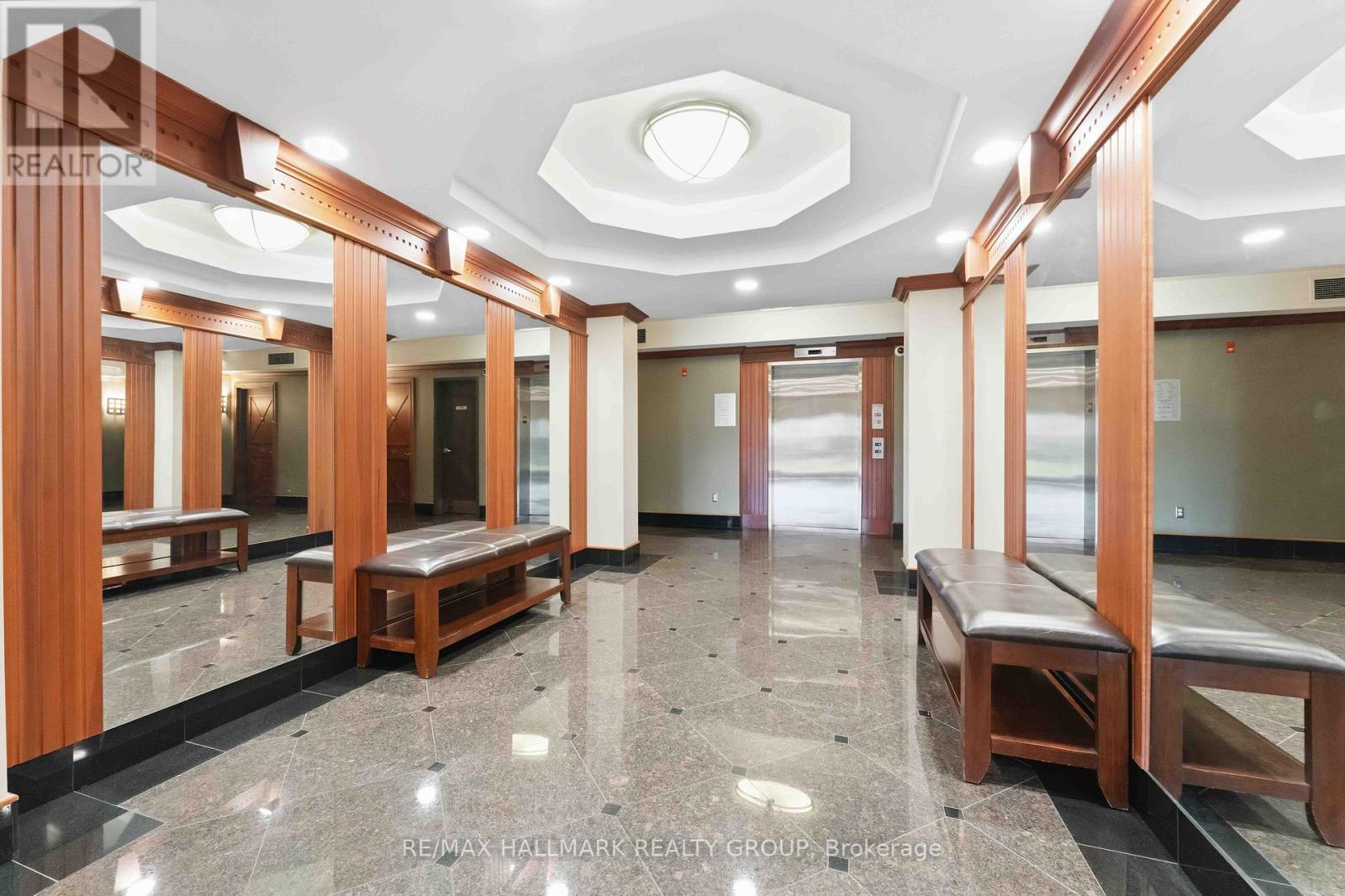 320 - 905 Beauparc Private, Ottawa, Ontario K1J 0A2 - Photo 5 - X12552162