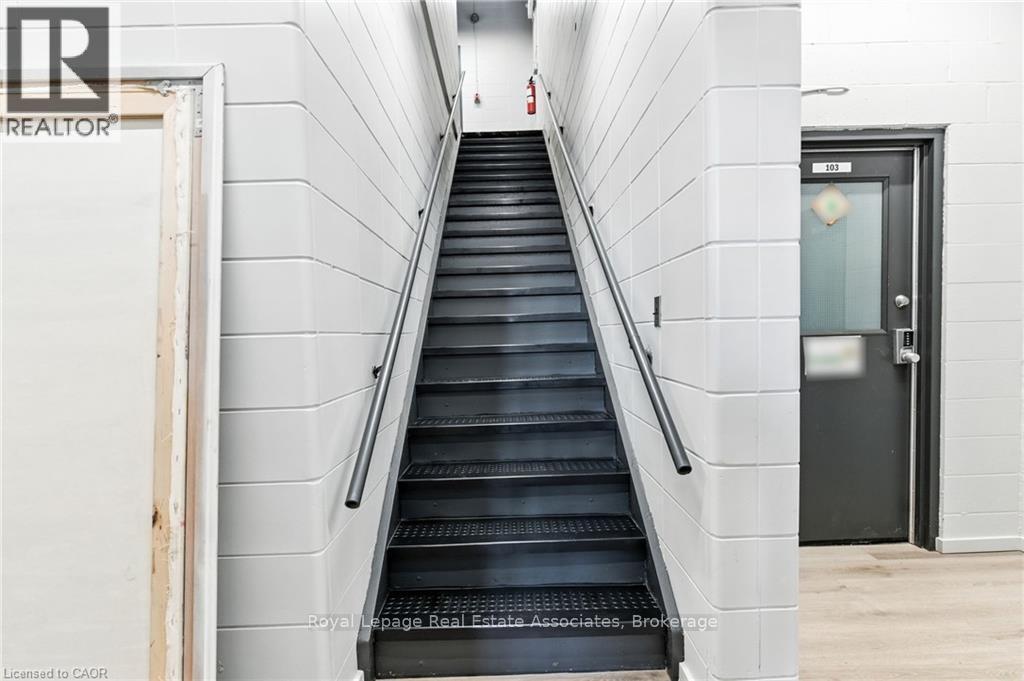 203 - 1232 Northside Road, Burlington, Ontario  L7M 1H6 - Photo 11 - W12551984