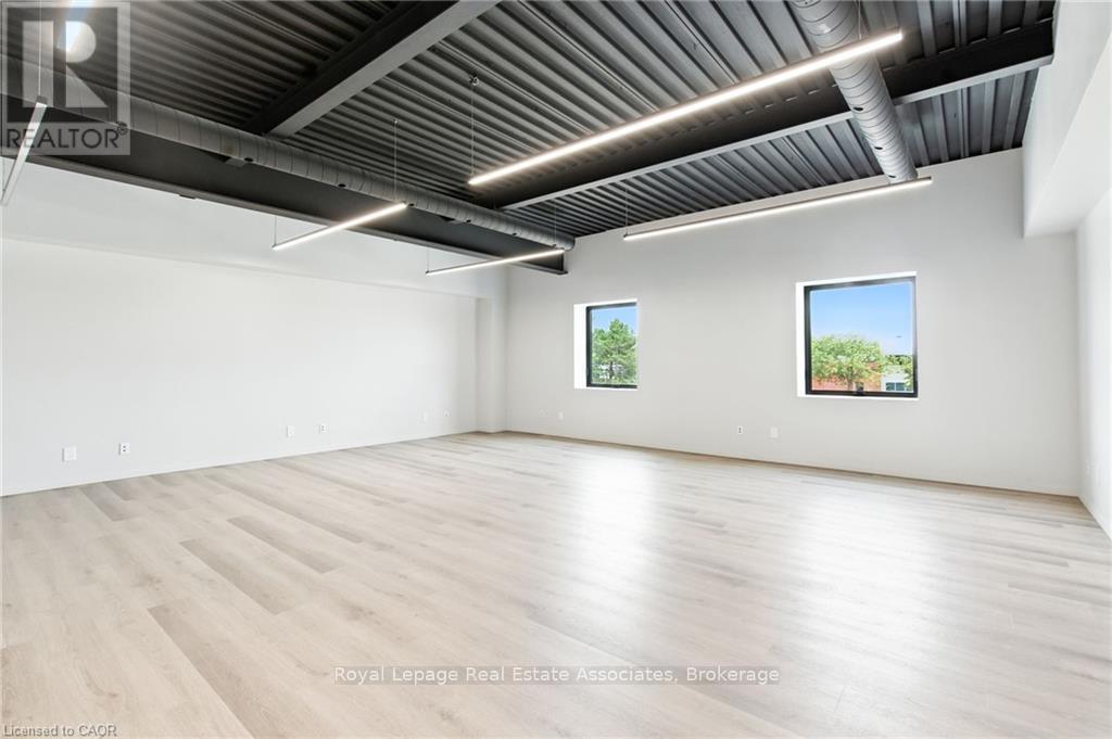 204 - 1232 Northside Road, Burlington, Ontario  L7M 1H6 - Photo 2 - W12552010