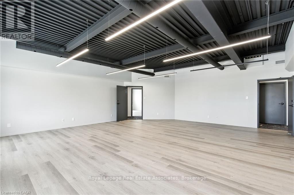 204 - 1232 Northside Road, Burlington, Ontario  L7M 1H6 - Photo 3 - W12552010