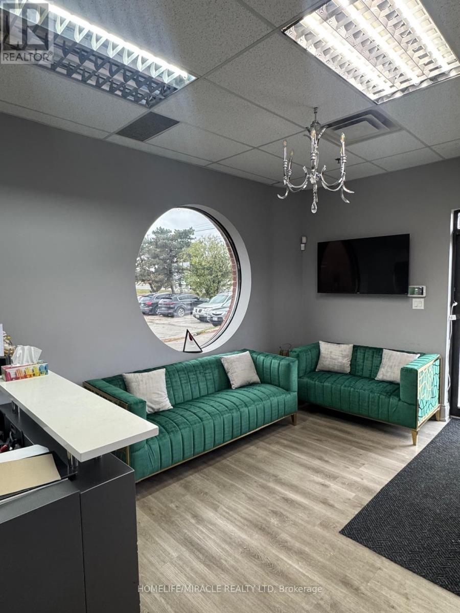 17 - 6985 Davand Drive, Mississauga, Ontario  L5T 1Y7 - Photo 4 - W12552018