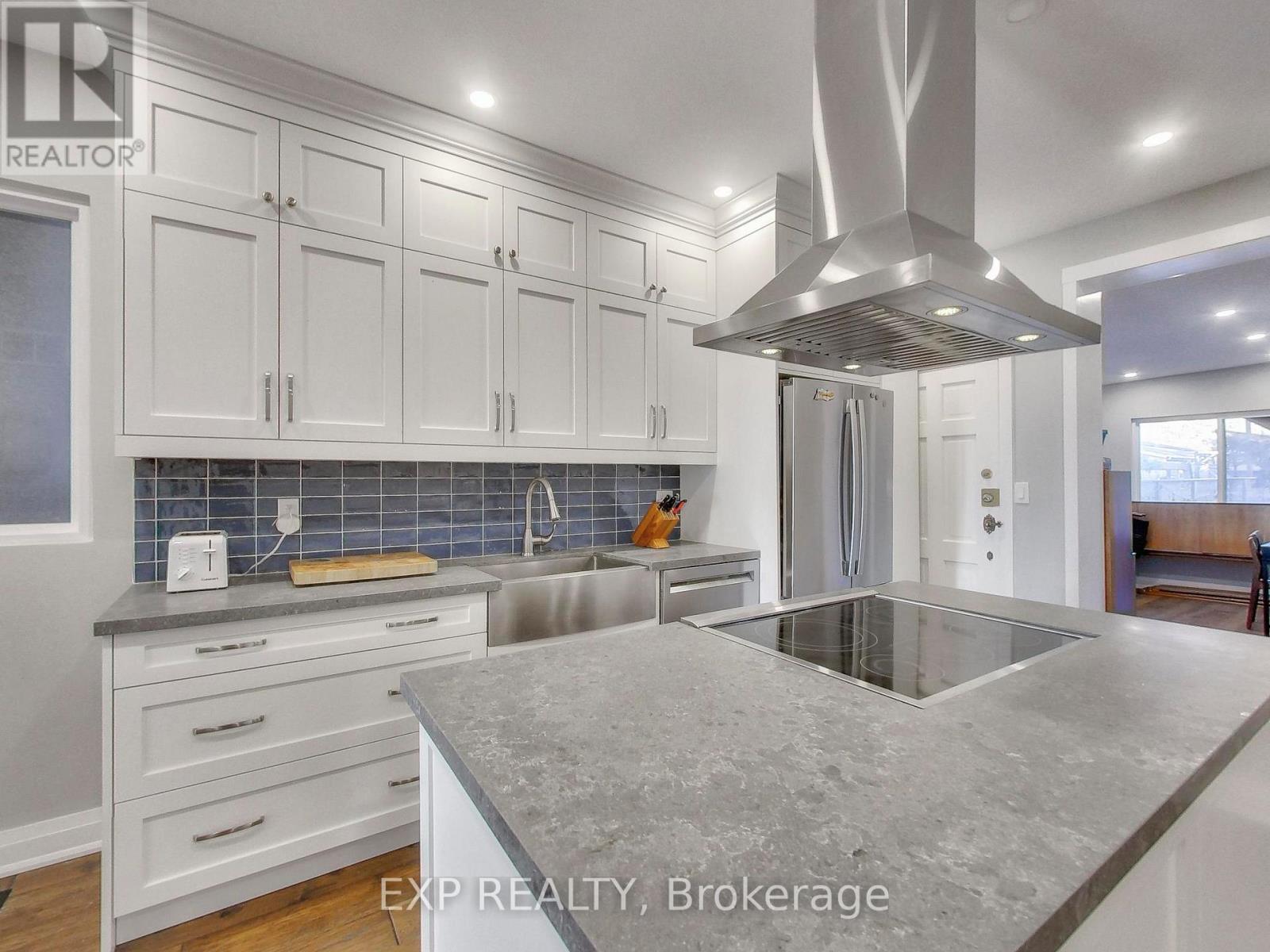 29 Cloverdale Road, Toronto, Ontario  M6N 3L6 - Photo 6 - W12552080