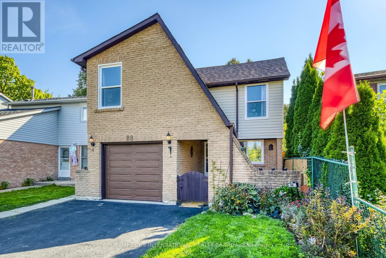 88 Harridine Road, Brampton, Ontario  L6X 2X2 - Photo 2 - W12552082