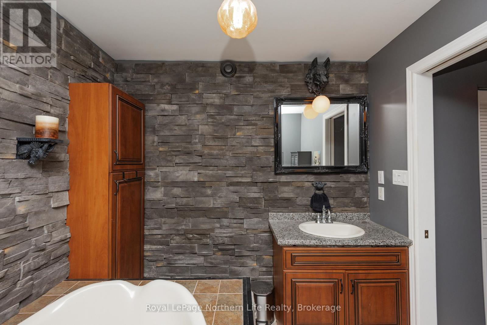 18 Killare Street, North Bay, Ontario P1A 4J2 - Photo 25 - X12552188