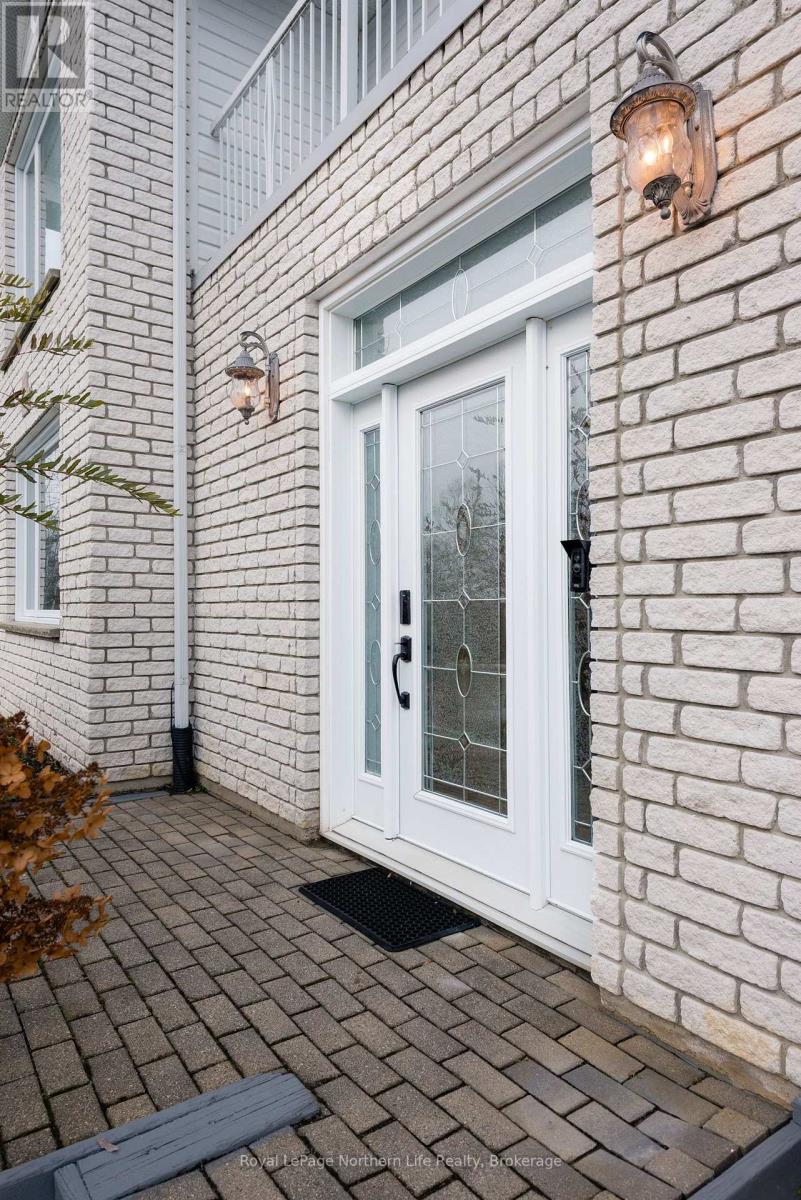 18 Killare Street, North Bay, Ontario P1A 4J2 - Photo 4 - X12552188