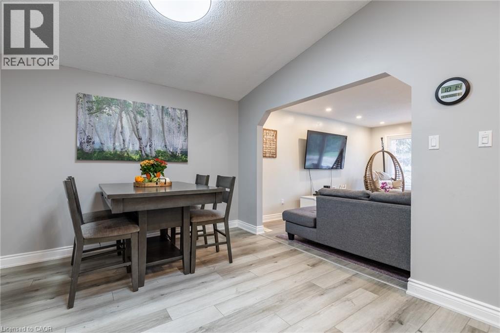 5 Twinoaks Crescent, Stoney Creek, Ontario L8J 2E6 - Photo 10 - 40788829