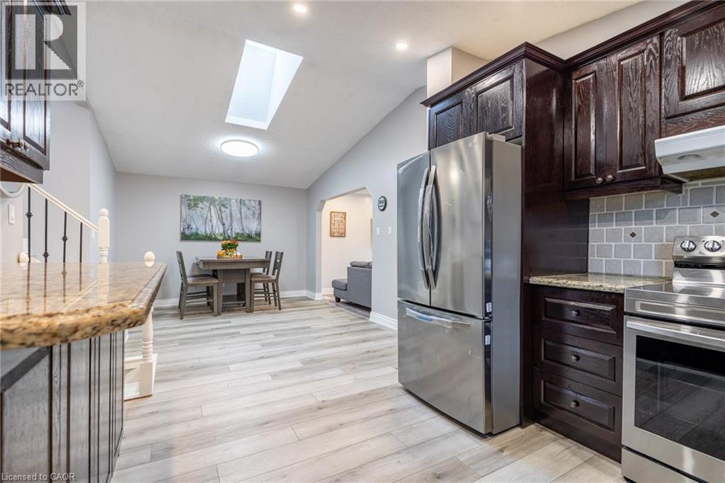 5 Twinoaks Crescent, Stoney Creek, Ontario L8J 2E6 - Photo 14 - 40788829