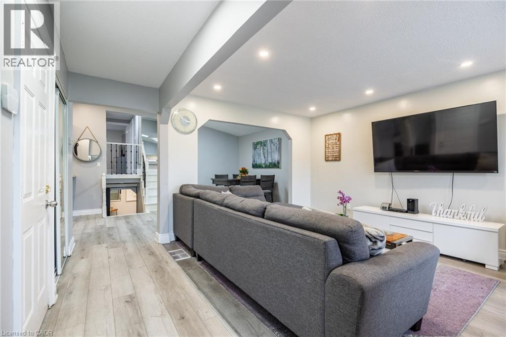 5 Twinoaks Crescent, Stoney Creek, Ontario L8J 2E6 - Photo 7 - 40788829