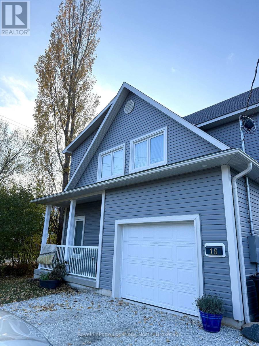 18 Hickory Street, Collingwood, Ontario L9Y 3E4 - Photo 2 - S12552092