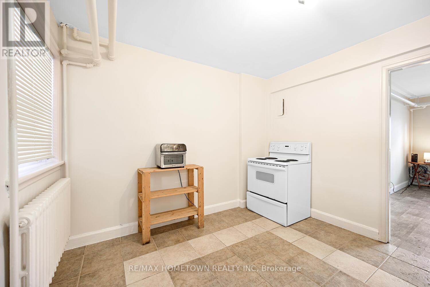 134 Pine Street, Brockville, Ontario  K6V 1H3 - Photo 10 - X12552130