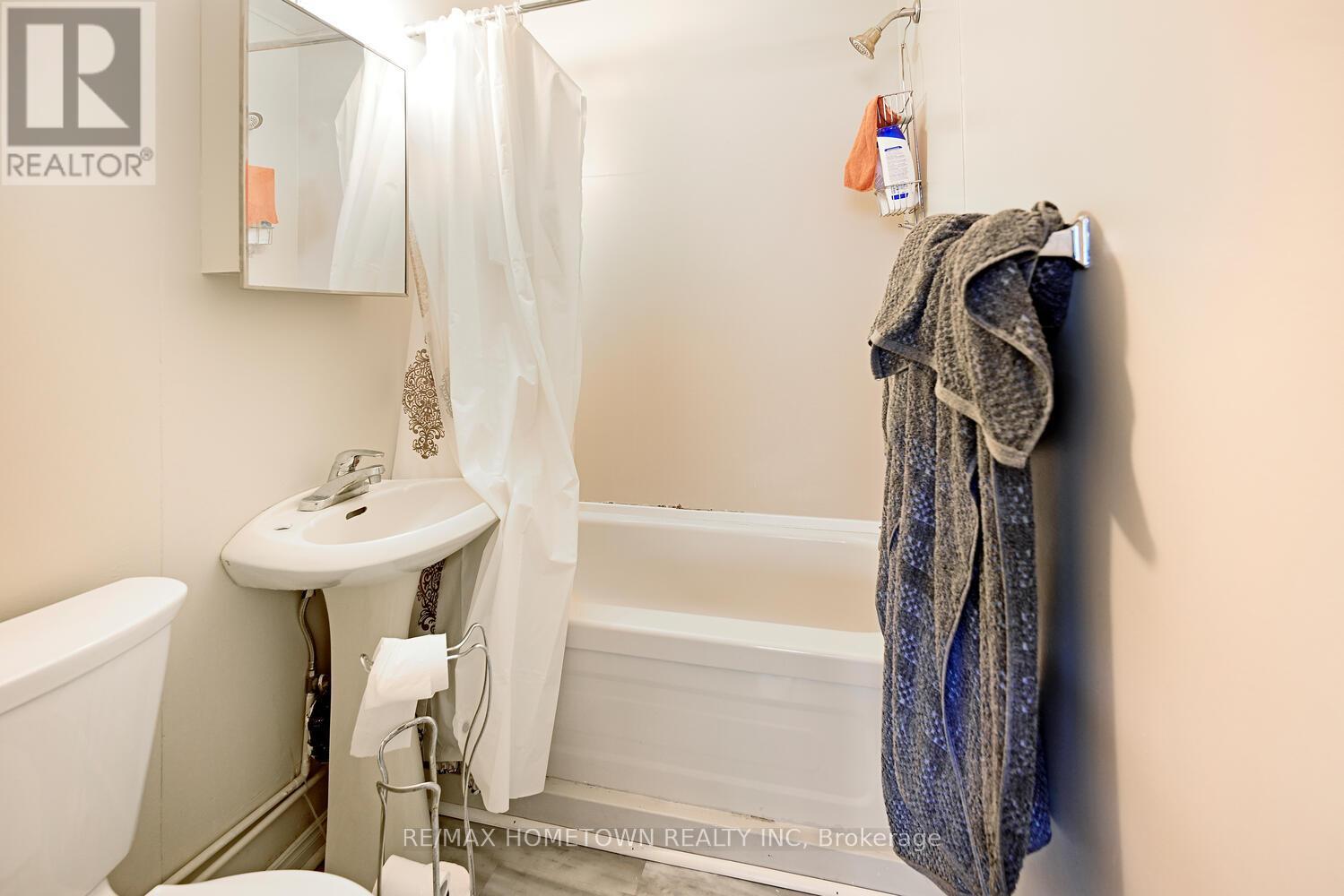 134 Pine Street, Brockville, Ontario  K6V 1H3 - Photo 21 - X12552130