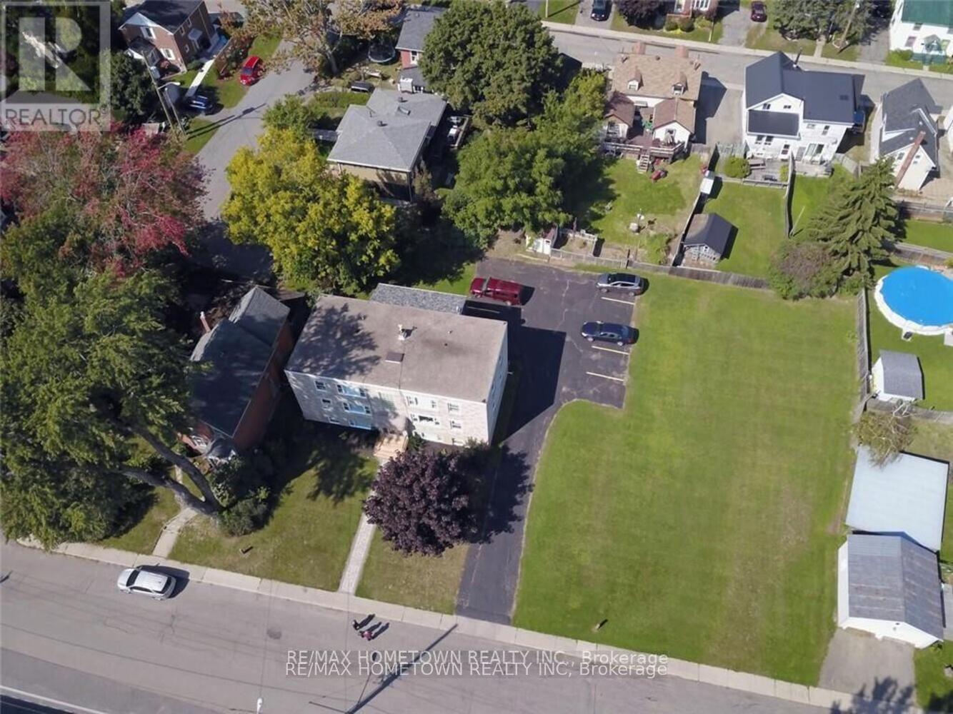 134 Pine Street, Brockville, Ontario  K6V 1H3 - Photo 3 - X12552130