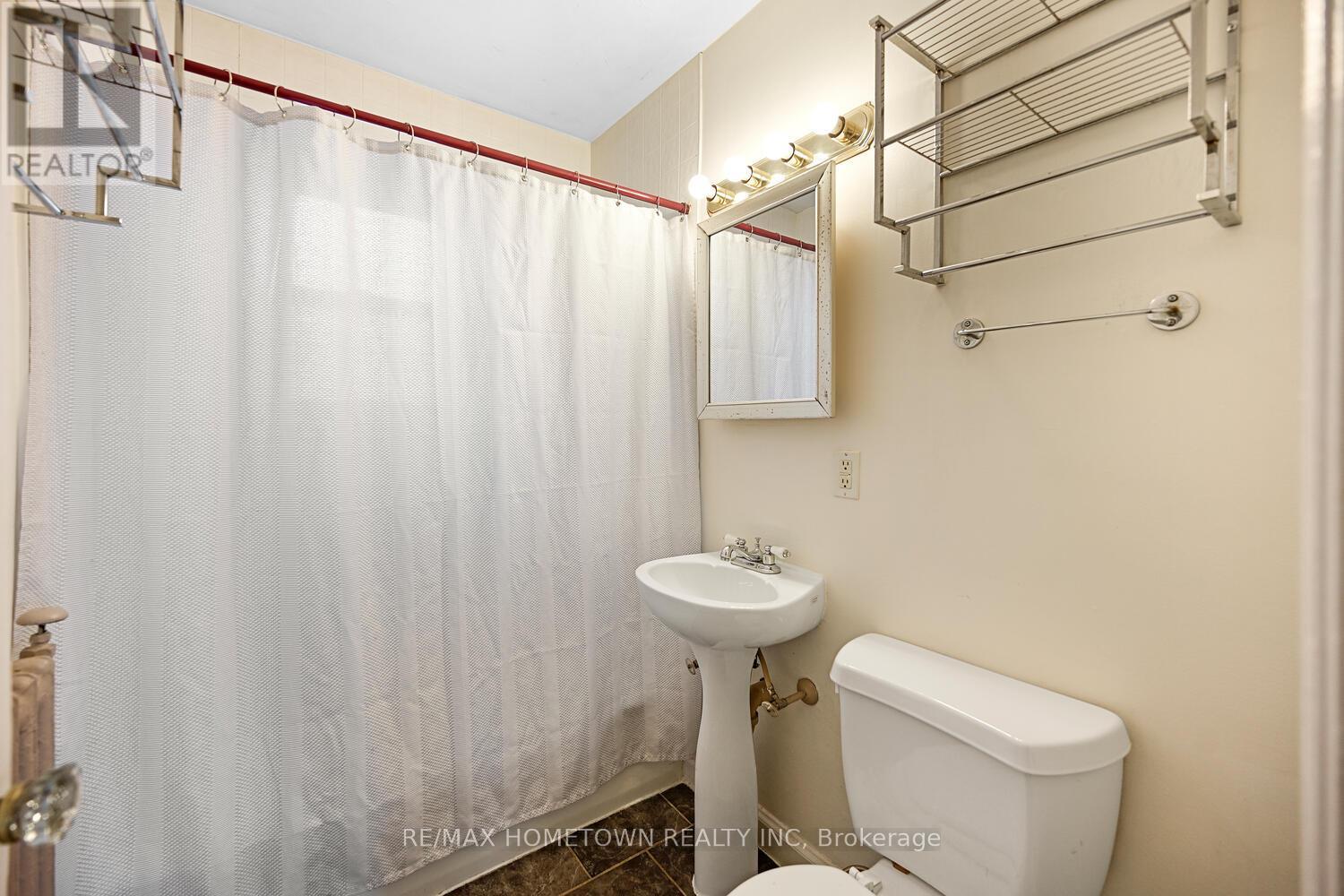 134 Pine Street, Brockville, Ontario  K6V 1H3 - Photo 31 - X12552130