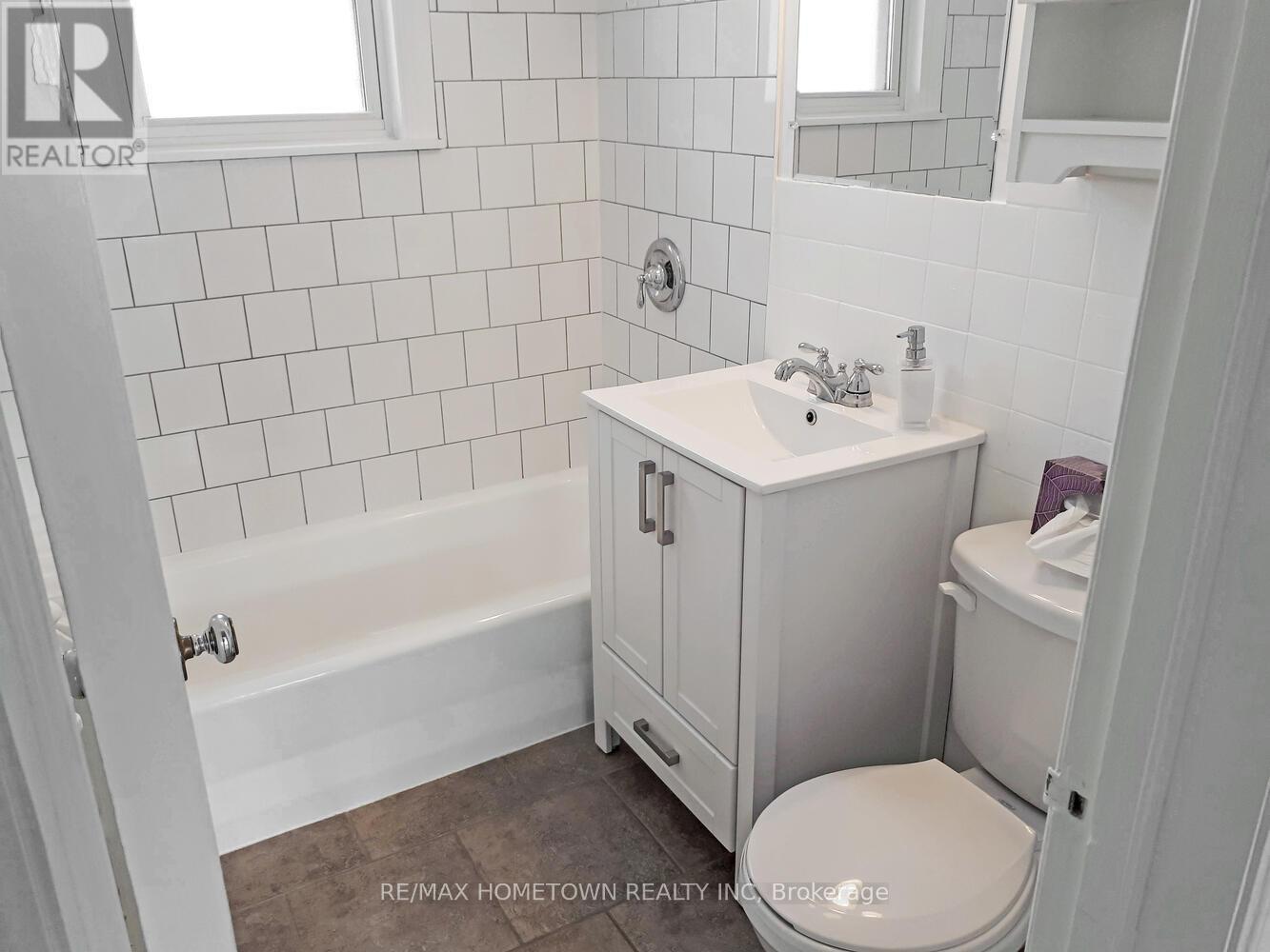 134 Pine Street, Brockville, Ontario  K6V 1H3 - Photo 40 - X12552130