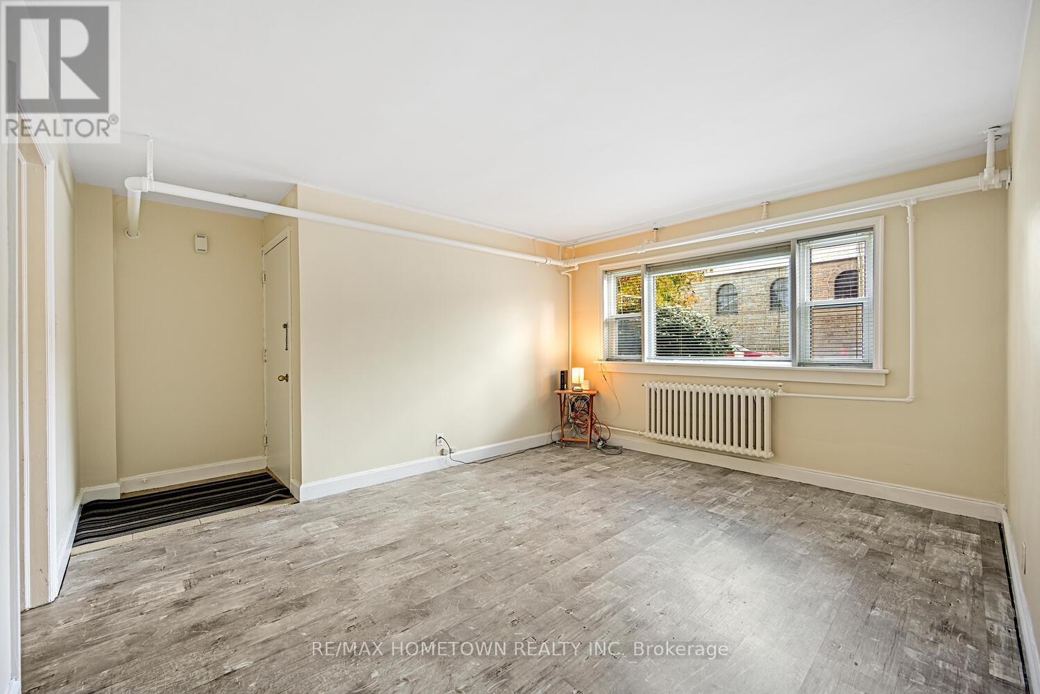 134 Pine Street, Brockville, Ontario  K6V 1H3 - Photo 6 - X12552130