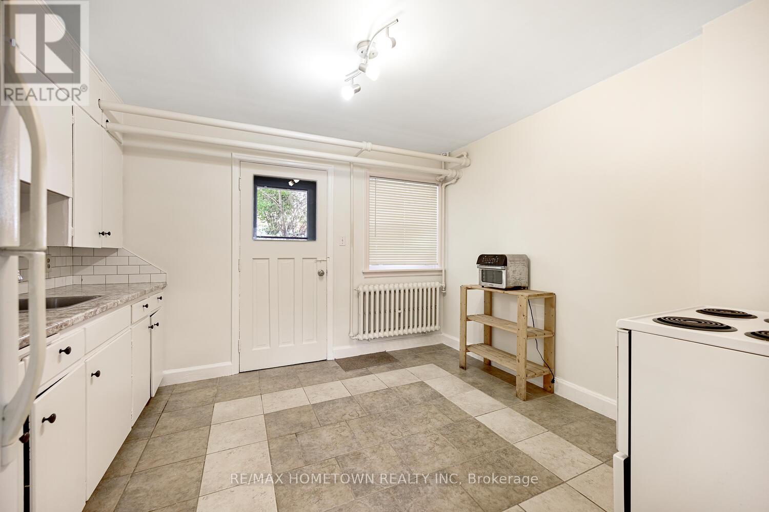 134 Pine Street, Brockville, Ontario  K6V 1H3 - Photo 8 - X12552130