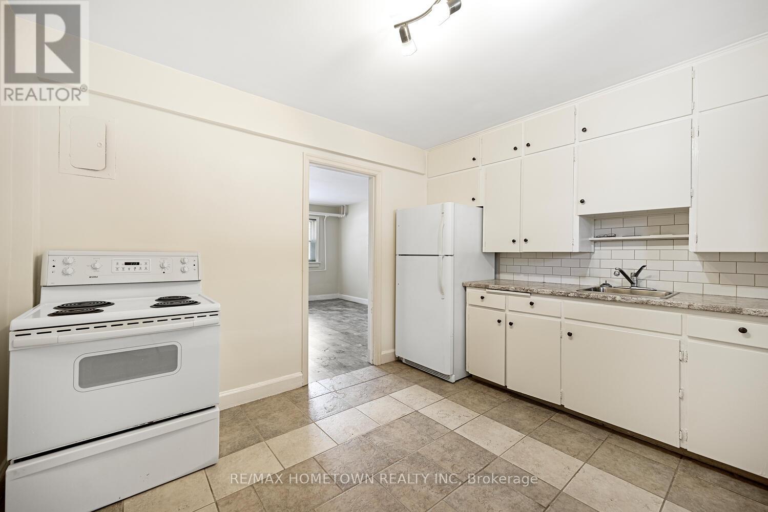 134 Pine Street, Brockville, Ontario  K6V 1H3 - Photo 9 - X12552130