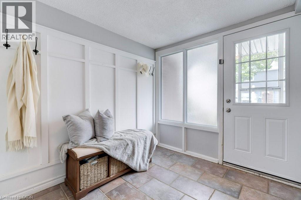 4 Trudy Court, Hamilton, Ontario  L9H 5P7 - Photo 4 - 40781655