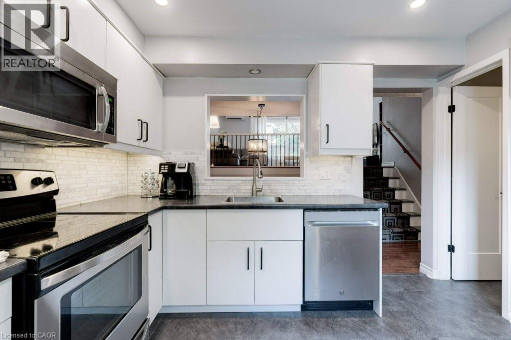 4 Trudy Court, Hamilton, Ontario  L9H 5P7 - Photo 24 - 40781655